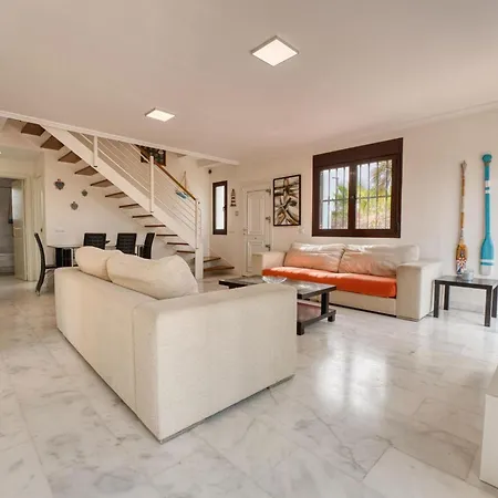 Spacious Laurisilva *