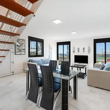 Spacious Laurisilva Villa *