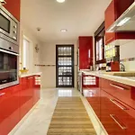 فيلة Spacious Laurisilva