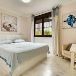 فيلة Spacious Laurisilva