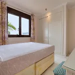فيلة Spacious Laurisilva *