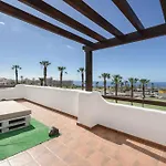 فيلة Spacious Laurisilva